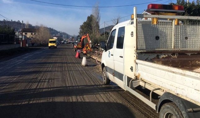 Nderhyrje ne segmentin Kombinat-Vaqarr: Devijohet trafiku, sa zgjasin punimet